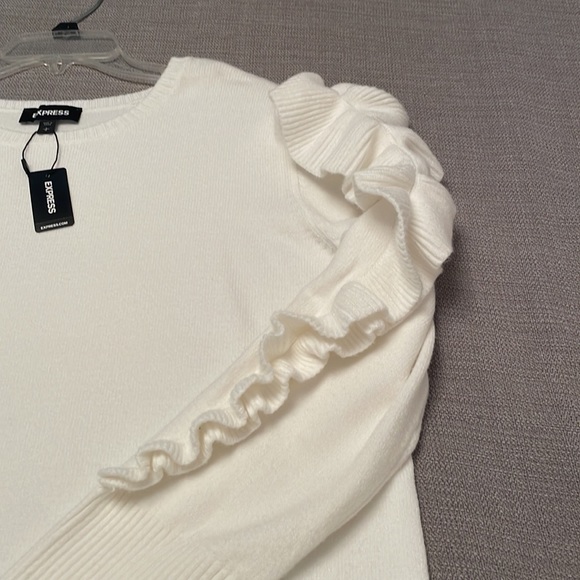 NWT $74 EXPRESS Pullover Off White Sweater Top with Ruffle Arm Accents Large - Picture 10 of 13